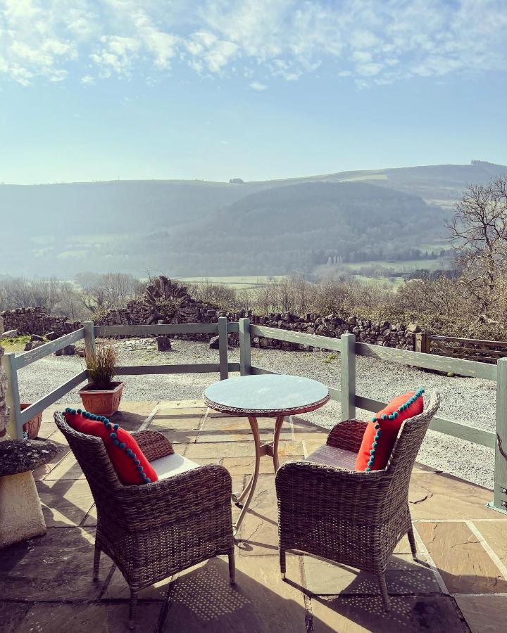 The Cowshed Bed & Breakfast Llangollen Bagian luar foto
