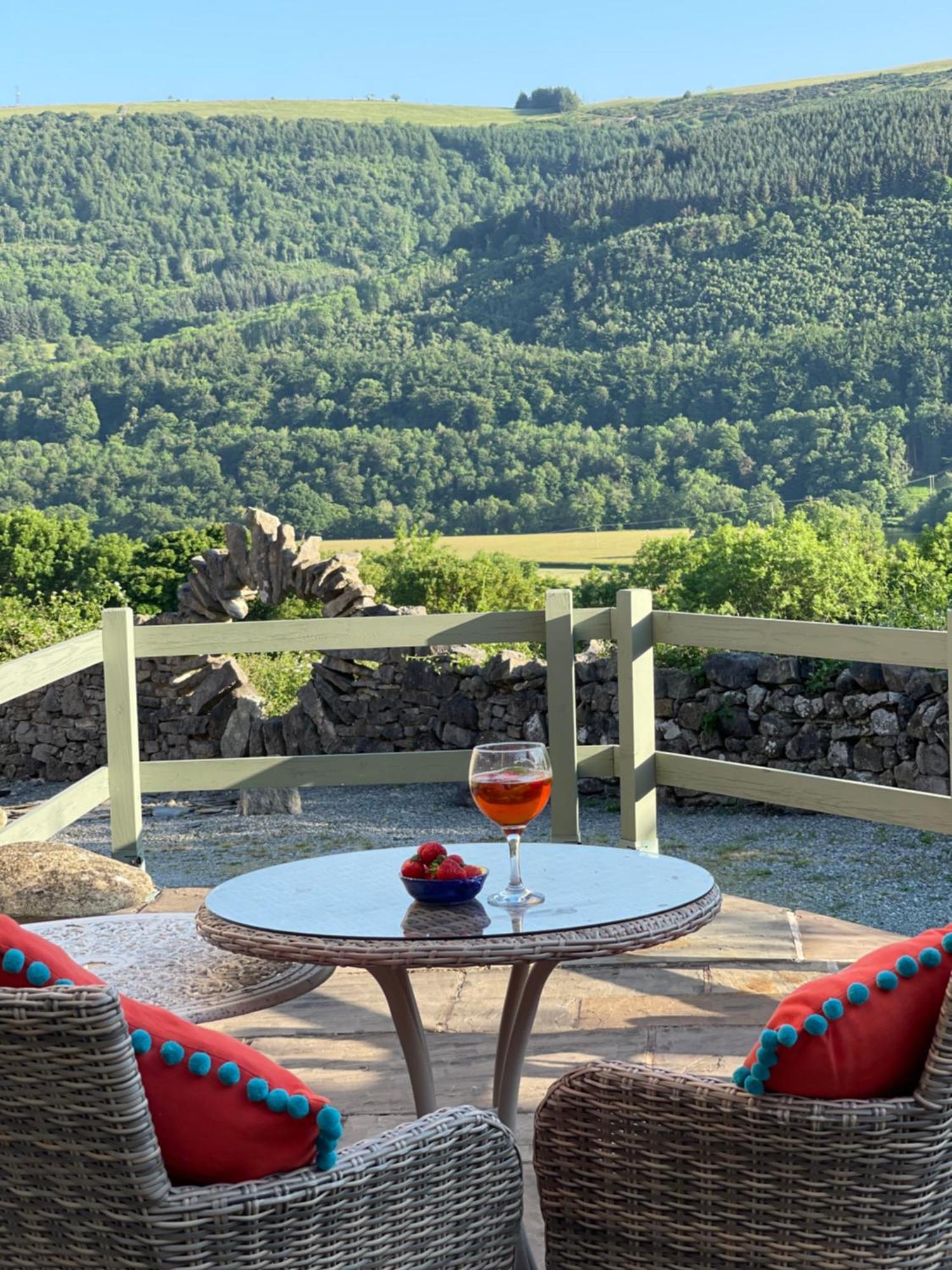 The Cowshed Bed & Breakfast Llangollen Bagian luar foto