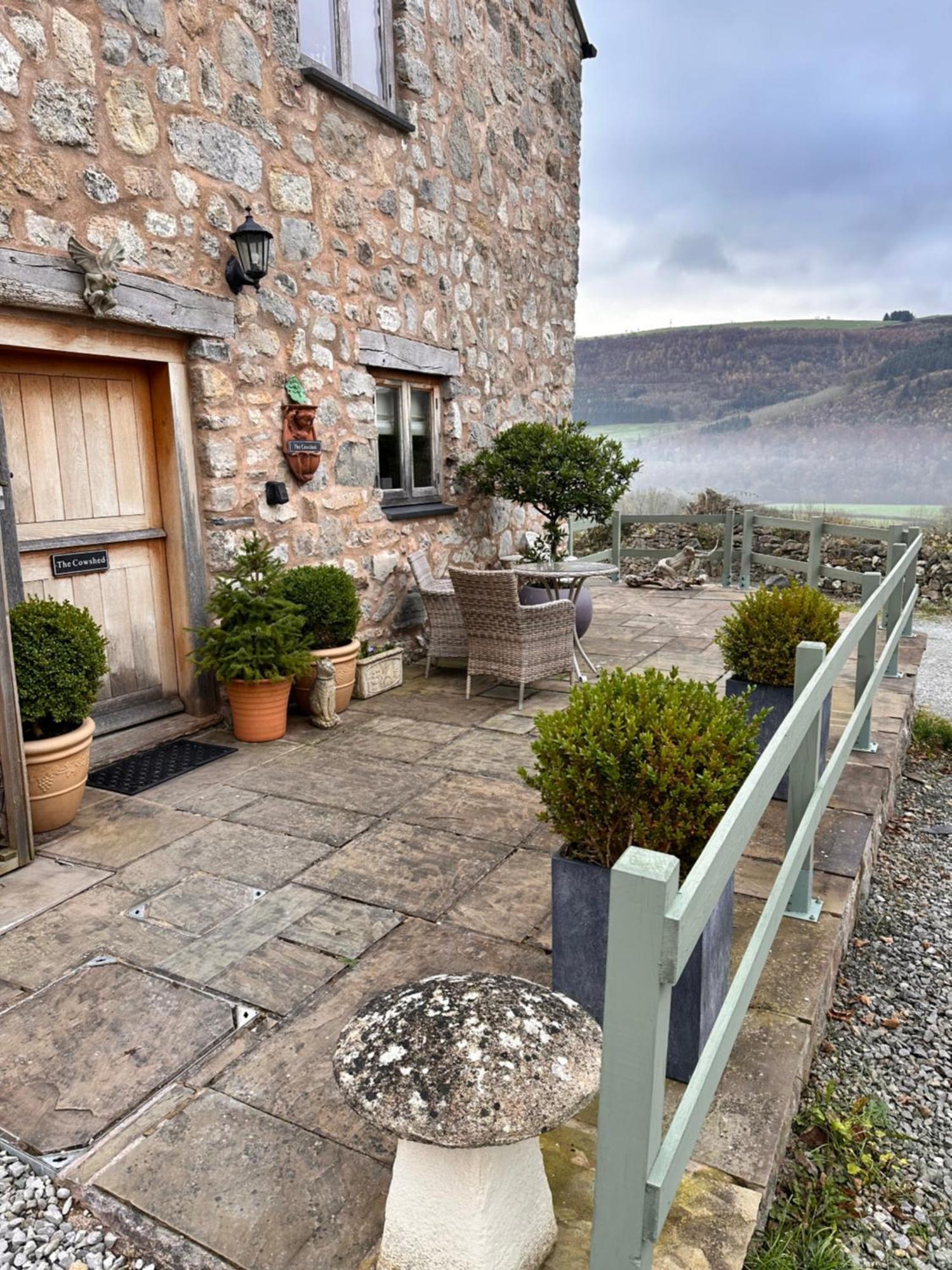 The Cowshed Bed & Breakfast Llangollen Bagian luar foto