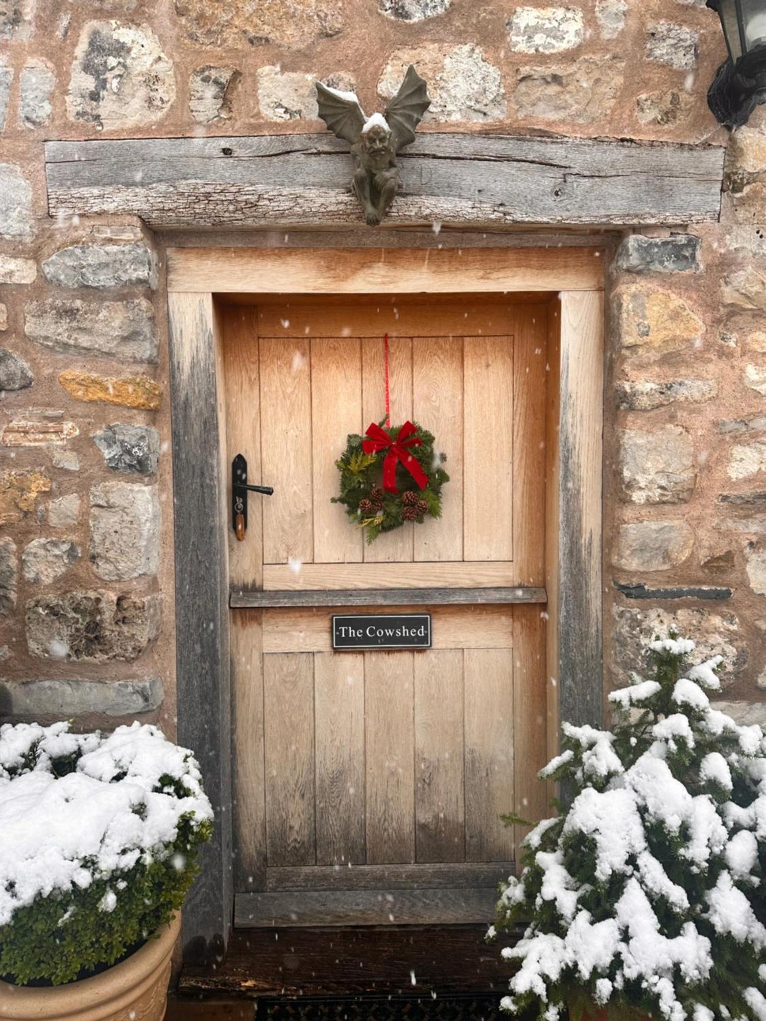 The Cowshed Bed & Breakfast Llangollen Bagian luar foto